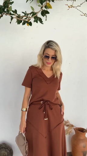 Conjunto T-Shirt E Saia Midi- Elevando seu conforto com moda